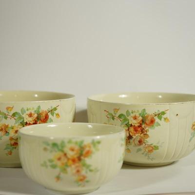 SET OF THREE HALL MIXING BOWLS 1940'S FLORAL TRANSFERS