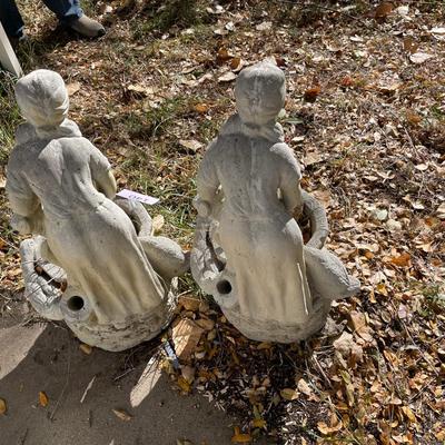 Lot of 2 Lady at the Well planters