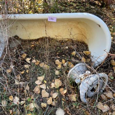 Antique Bath tub, Claw foot