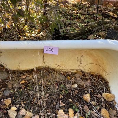 Antique Bath tub, Claw foot