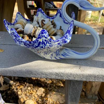 Mexican Art Glass Swan with insulators