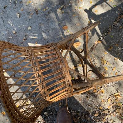 Wicker Childs chair & trash can
