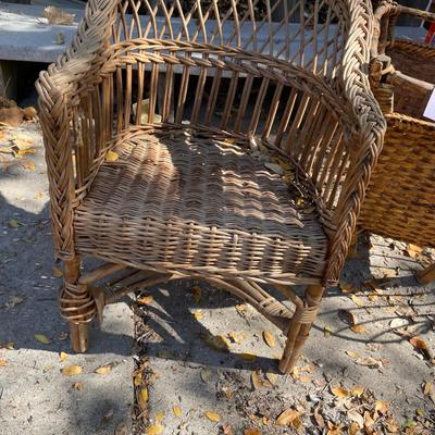 Wicker Childs chair & trash can