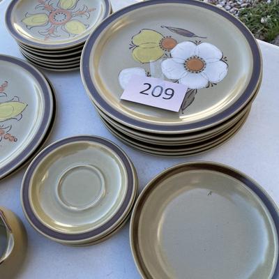 Vintage 70s Dinnerware grouping!