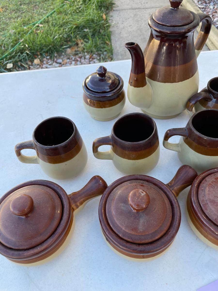 Stoneware Tea set | EstateSales.org