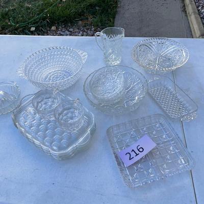 Flat of misc Glassware