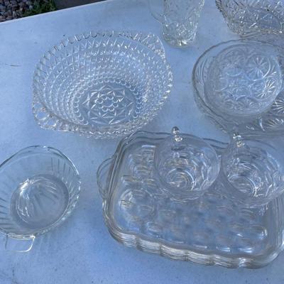 Flat of misc Glassware