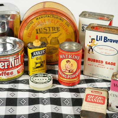 GROUPING OF VINTAGE KITCHEN ITEMS TO INCLUDE 10 VINTAGE KITCHEN SPICE TINS & GENTO DECO STYLE TOASTER