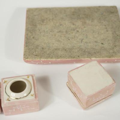 1950's CERAMIC DESK SET TO ROSE BUD PAINTED INK WELLS ON PLATFORM W/PEN REST