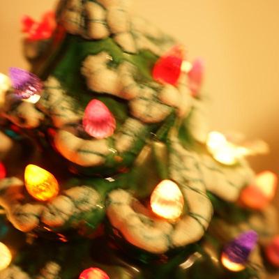 VINTAGE CERAMIC CHRISTMAS TREE