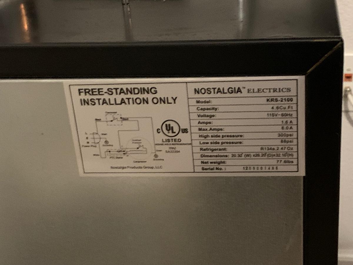 LOT 97 Nostalgia Electrics Kegerator KRS2100 w/Smithwick's Beer Tap