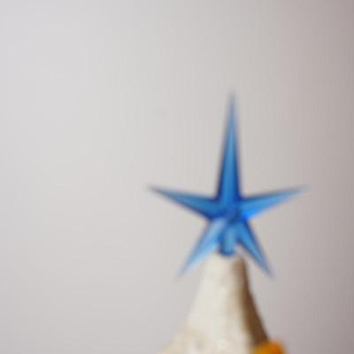VINTAGE WHITE CERAMIC CHRISTMAS TREE W/ BLUE STAR
