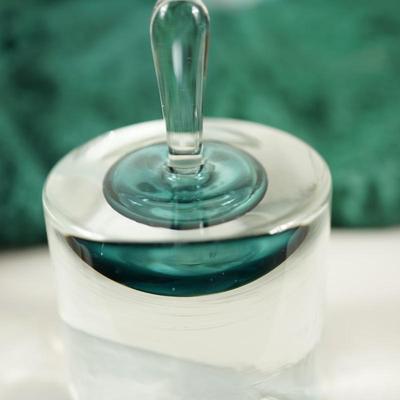 PAIR OF ART GLASS PERFUME BOTTLES TO INCLUDE CASED TEAL/ OPALESCENT DECO STYLE