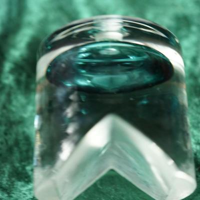 PAIR OF ART GLASS PERFUME BOTTLES TO INCLUDE CASED TEAL/ OPALESCENT DECO STYLE