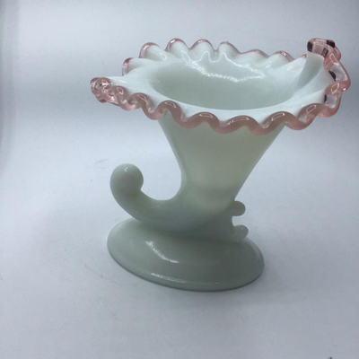 1940â€™s Fenton Peach (Pink) Crest Vase Cornucopia