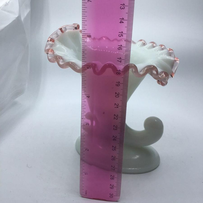 1940â€™s Fenton Peach (Pink) Crest Vase Cornucopia