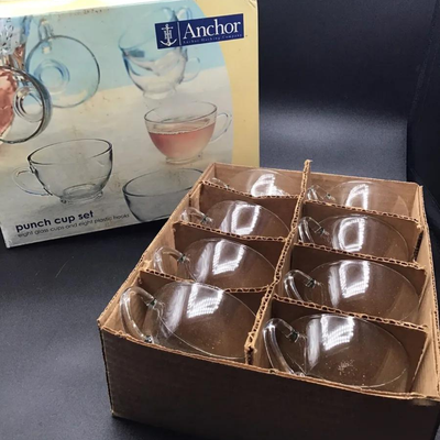 ANCHOR HOCKING COMPANY Punch Cup Set 