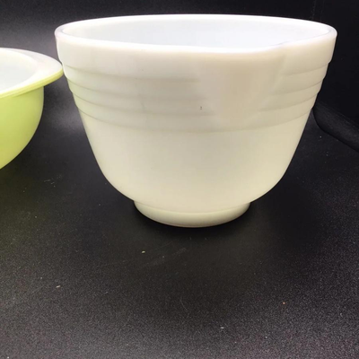 Lot of 3 Pyrex Bowls