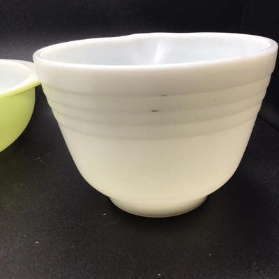Lot of 3 Pyrex Bowls