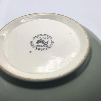 POOLE POTTERY TWINTONE COVERED CASSEROLE BOWL