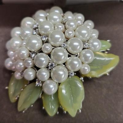 Signed Vintage Nolan Miller Glamour Collection Sumptuous Pearl & Rhinestone Floral Brooch/Pin