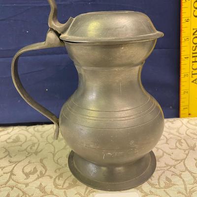 Vintage English Pewter 18 oz Lidded Tankard Mug