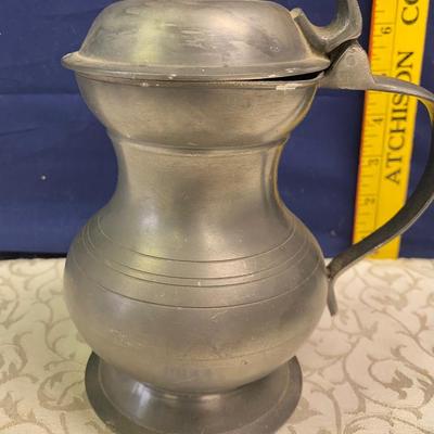 Vintage English Pewter 18 oz Lidded Tankard Mug
