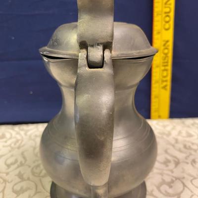 Vintage English Pewter 18 oz Lidded Tankard Mug