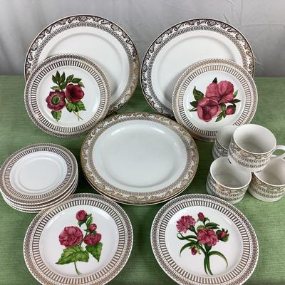 1635 American Atelier 20pc Christmas Floral China Set