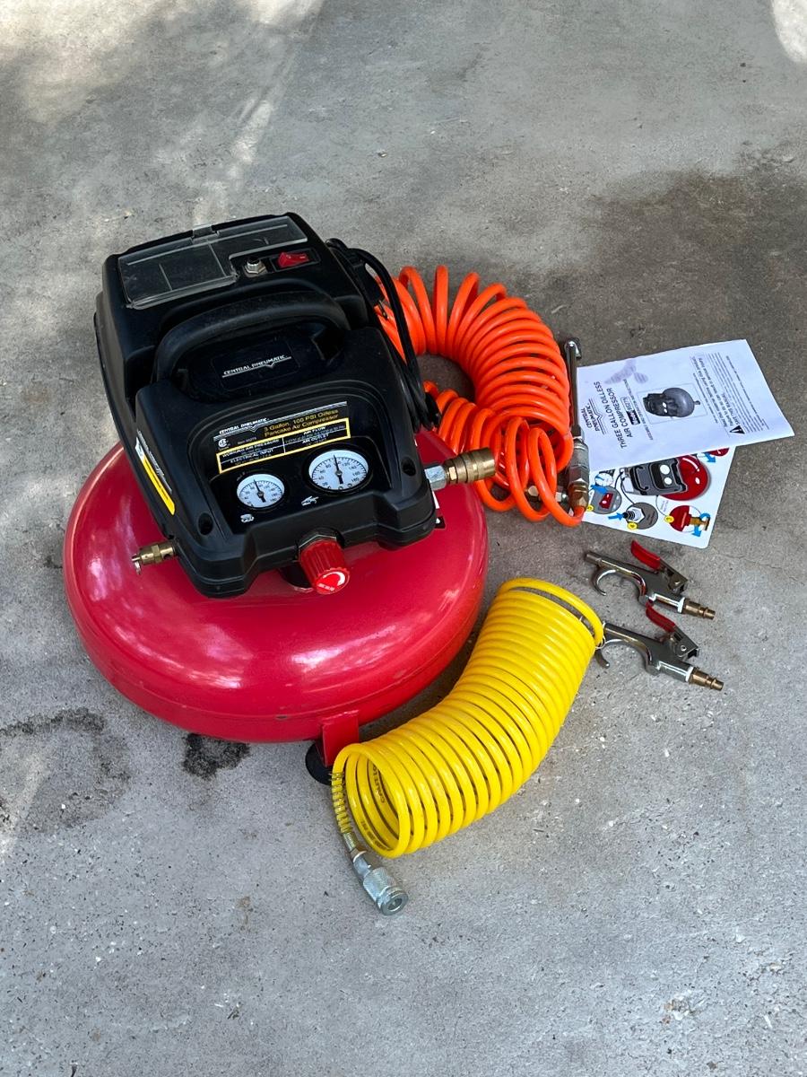 CENTRAL PNEUMATIC 3 Gallon Oilless Air Compressor