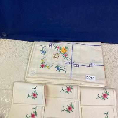 7 Pc Table Cloth 54â€x 72â€
