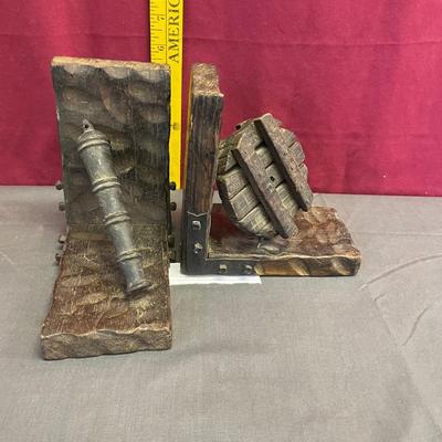 Vtg 1960â€™s wood pirate cannon and wheel