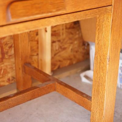 EARLY 20TH CENTURY SCHOOL LIBRARY OR WORK  DESK W/SIX DRAWERS SOLID OAK, OAK DRAWER PULLS.