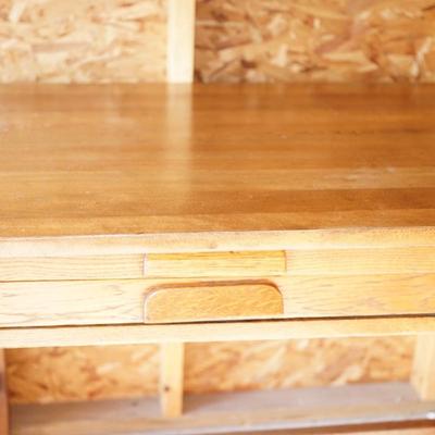 EARLY 20TH CENTURY SCHOOL LIBRARY OR WORK  DESK W/SIX DRAWERS SOLID OAK, OAK DRAWER PULLS.