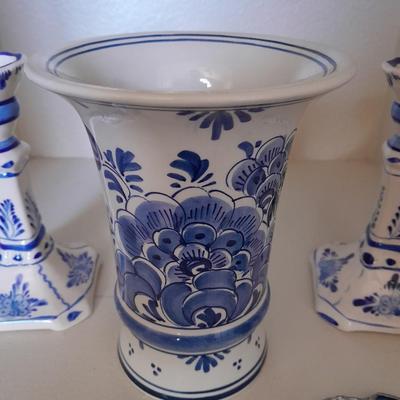 TWO DELFT BLUE HANDPAINTED CANDLESTICKS AND VASE, GLASS HUMMINGBIRD