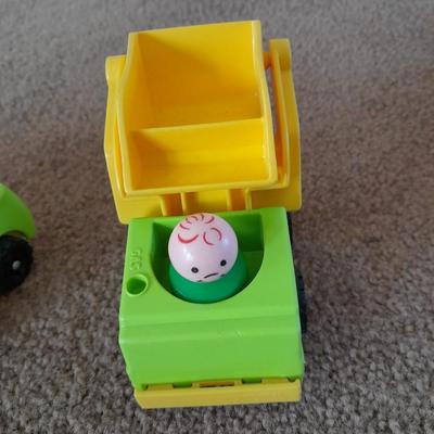 FISHER PRICE LIFT & LOAD DEPOT WITH THREE VEHICLES AND LITTLE PEOPLE