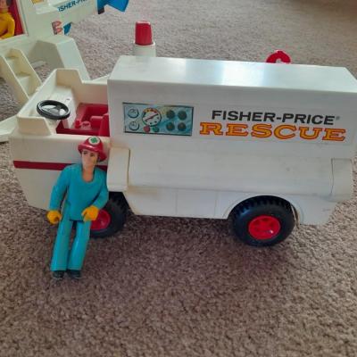1974 FISHER PRICE RESCUE VAN WITH FIREMAN