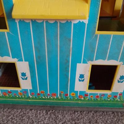 1969 FISHERPRICE PLAY FAMILY HOUSE