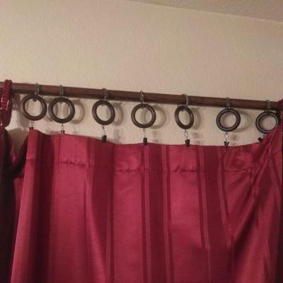 Curtains
Links and curtain rod