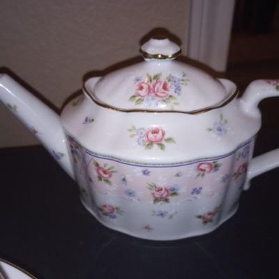 Fine teapot