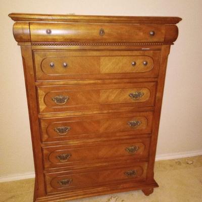 Chest 5 drawer chest