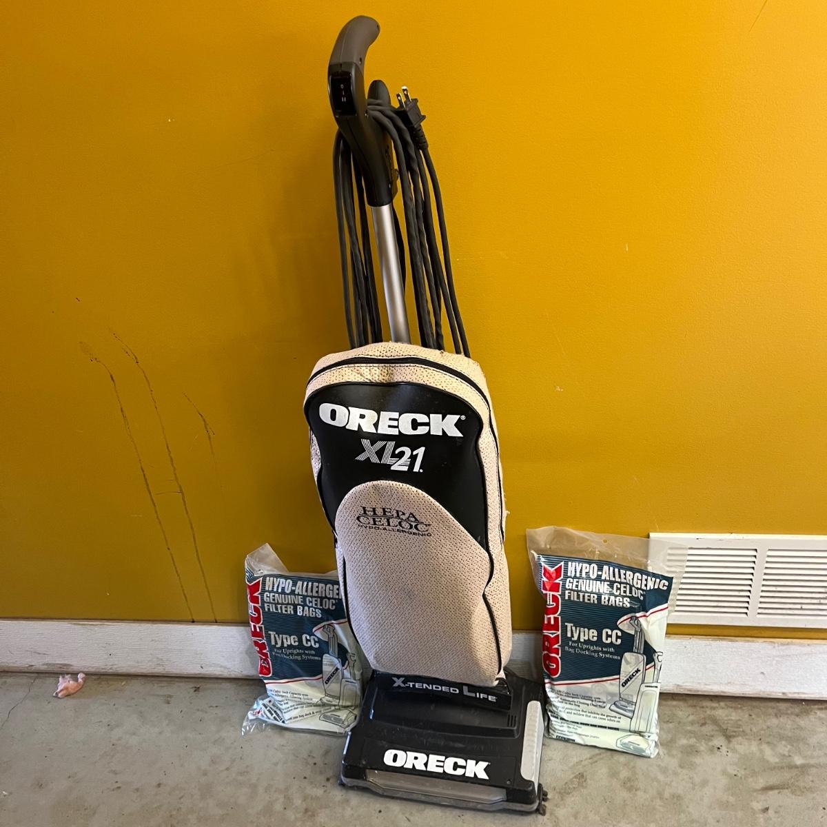 Oreck XL 21 Hepa Celoc Vacuum (CSMG)