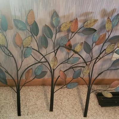 Metal tree wall hanging