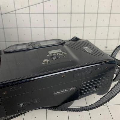 #28 Pentax IQZoom 900 Camera & Case