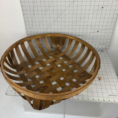 #127 Large Round Basket