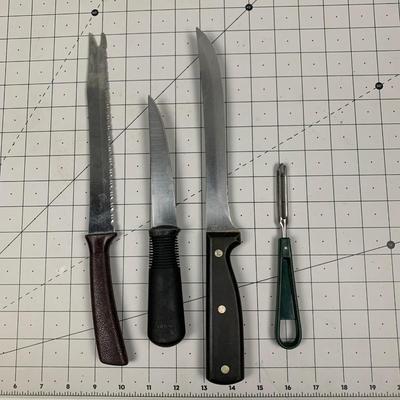 #146 Kitchen Knives & Peeler