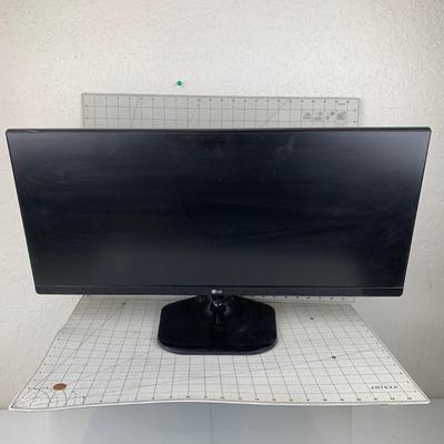 #173 LG Computer Monitor *Missing Power Plug*
