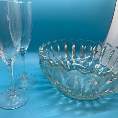 2 champagne glasses & large glass bowl