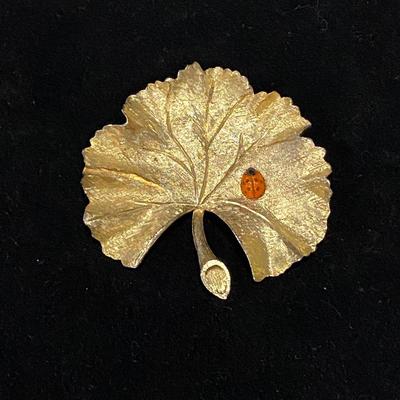 Vintage Signed Ledo 1962 Brushed Gold Tone Leaf and Ladybug Brooch