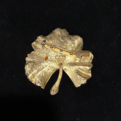 Vintage Signed Ledo 1962 Brushed Gold Tone Leaf and Ladybug Brooch